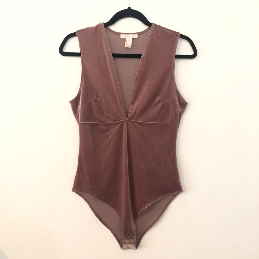 Forever 21 Mauve Bodysuit Size M